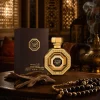 Parfum Al Fareed Arabian Oud - Flacon octogonal doré dans un décor oriental avec bois d'oud et encens précieux.